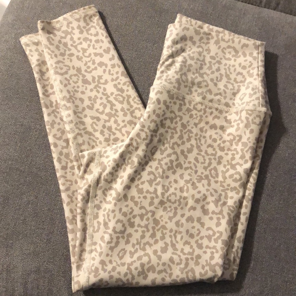 EVOLUTION AND CREATION WOMENS MEDIUM TAN LEOPARD PRINT ATHLETIC LEGGINGS